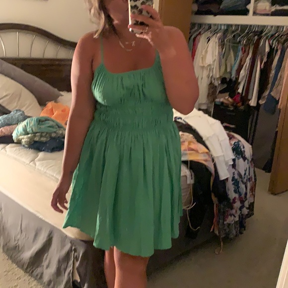 Green poplin dress